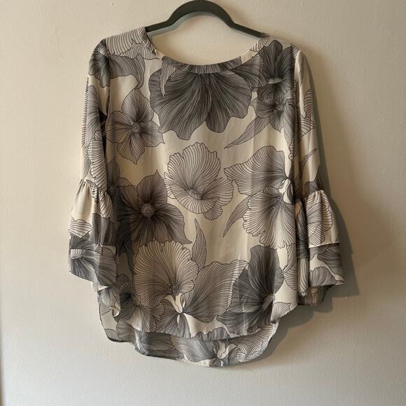 Loft Hibiscus Tiered Bell Sleeve Top Floral Blouse Sz LP Floral Workwear Career - Picture 2 of 9